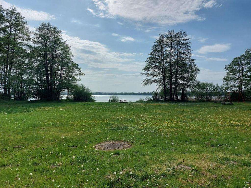 Ferienhaus Flessenow Am Schweriner See エクステリア 写真
